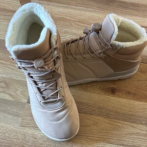 Hike Footwear Barefoot Women's Tan Cozy Fleece-Lined Winter Boots size 10